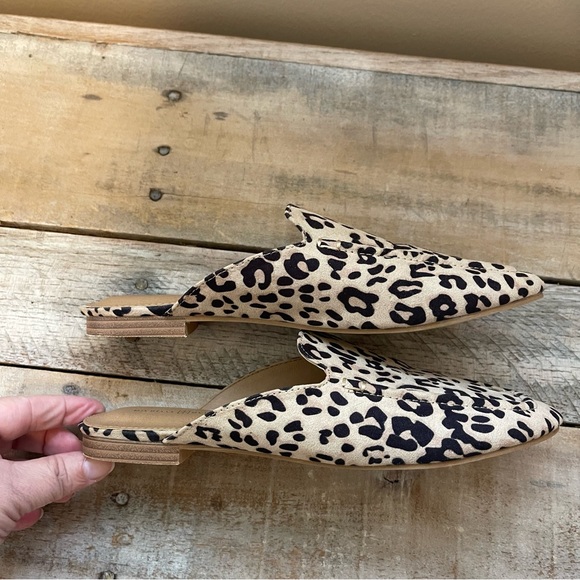 Michelle McDowell Leopard Print Flat Slip On Mules - Picture 6 of 10